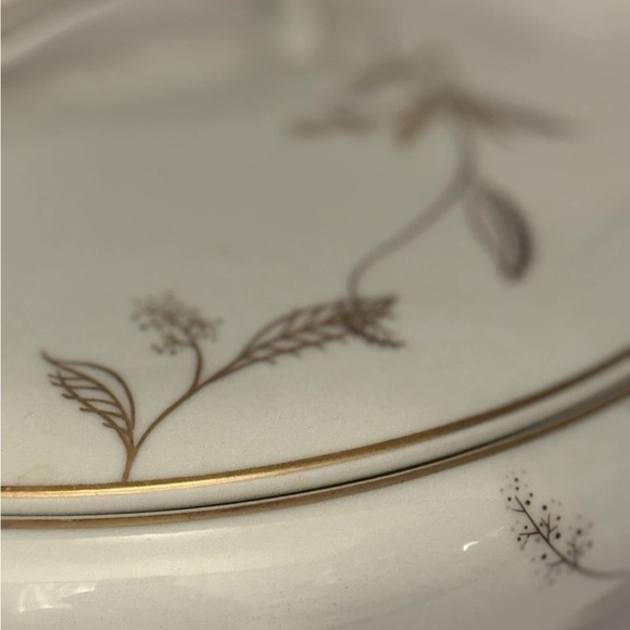 Elegant Noritake Japan 5693 White and Gold Serving Dish Bowl and Lid Vintage - Picture 7 of 7